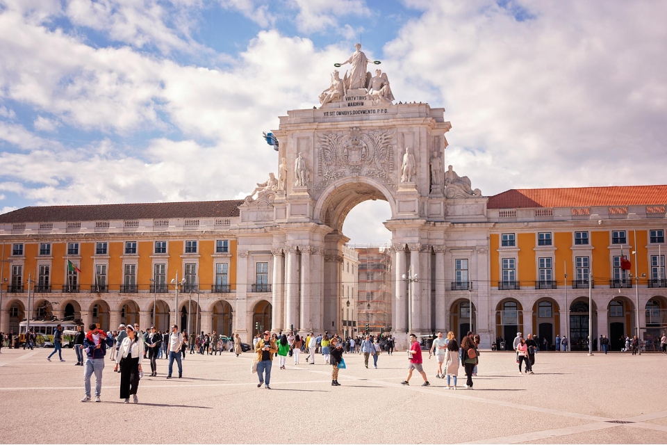 Portugal Extends Immigrant Documents Validity Amid Backlog