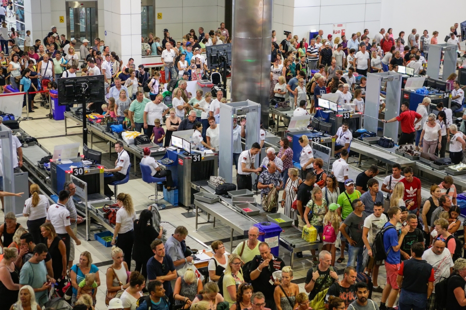 EU Entry-Exit System Leaves 100+ Passengers Stranded - ETIAS.com