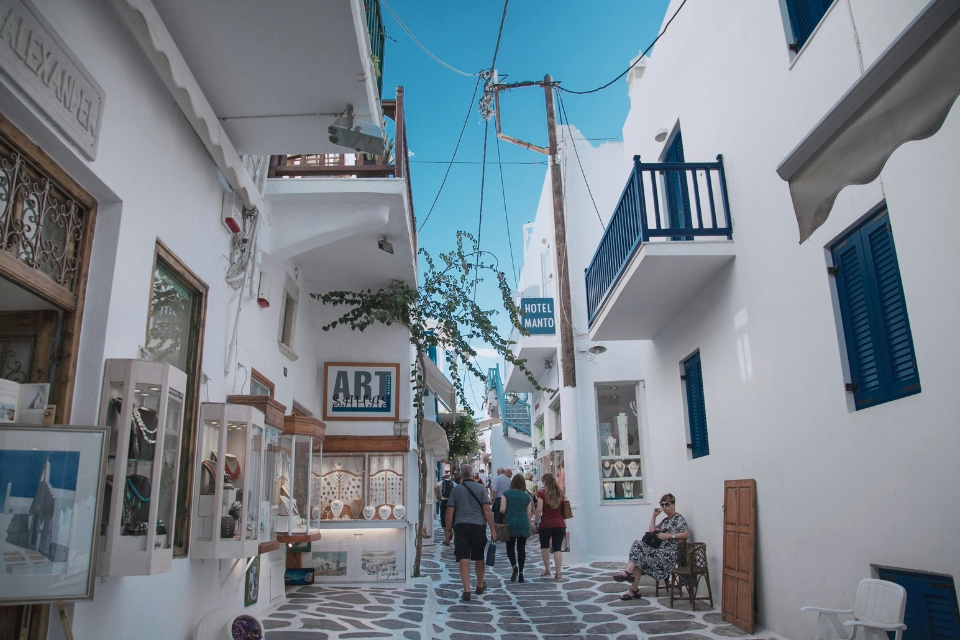 Property Sales in Greece Surge Before Golden Visa Changes